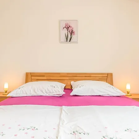 Paramount Lägenhet *