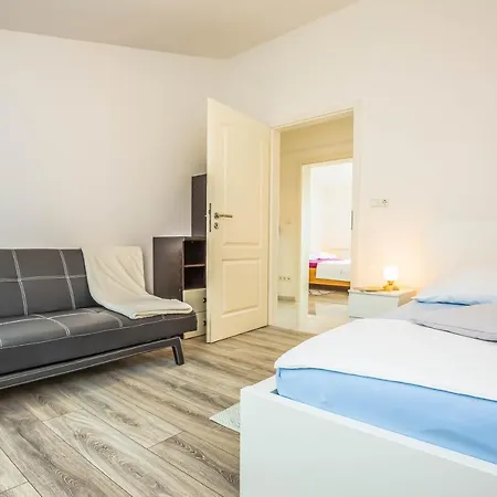 Paramount Lägenhet *