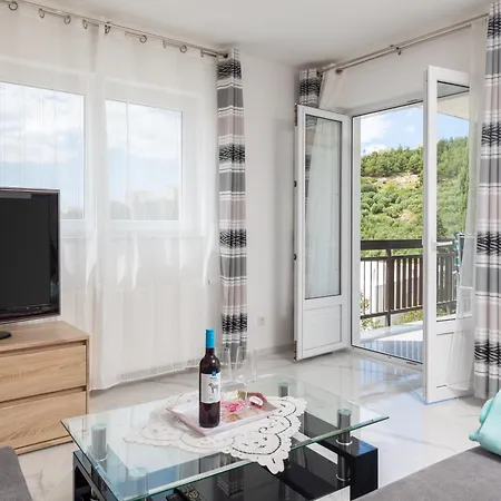 Paramount * Dugi Rat