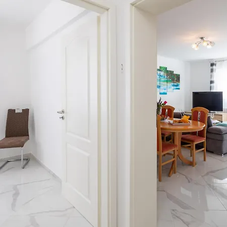 Paramount * Dugi Rat