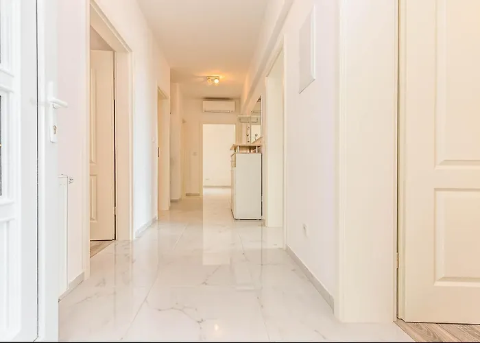 Paramount * Dugi Rat