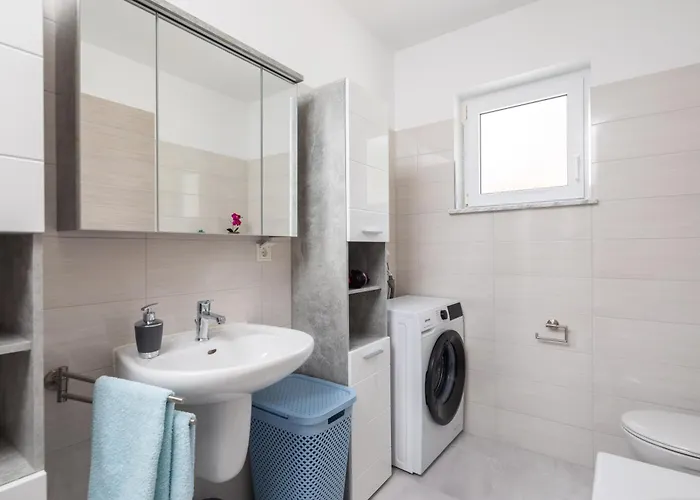 Paramount * Dugi Rat