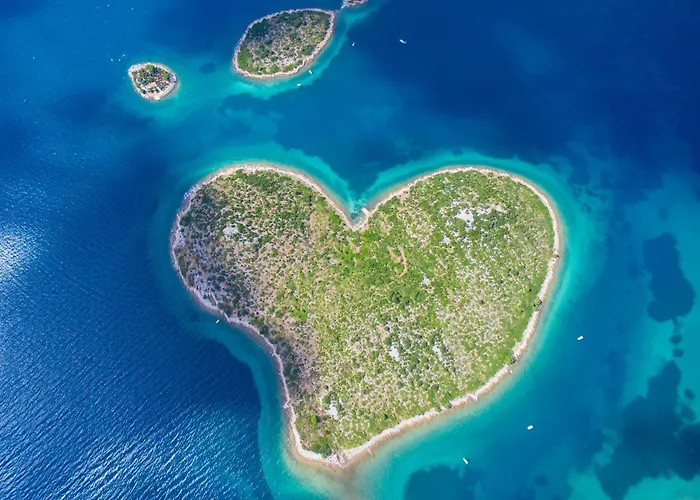 Paramount * Dugi Rat